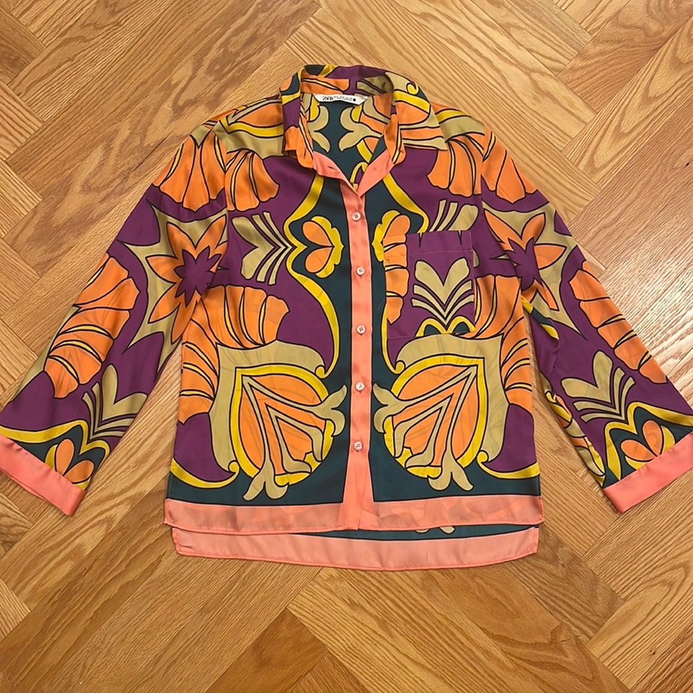 Worn once! Zara Pajama in “Pucci” print. Size S. In excellent condition.